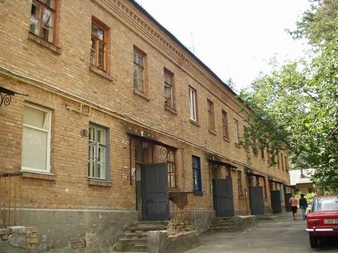 Киев, Днепроводская ул., 11
