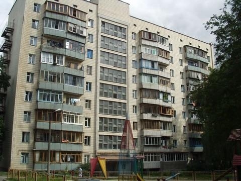 Киев, Днепроводская ул., 1