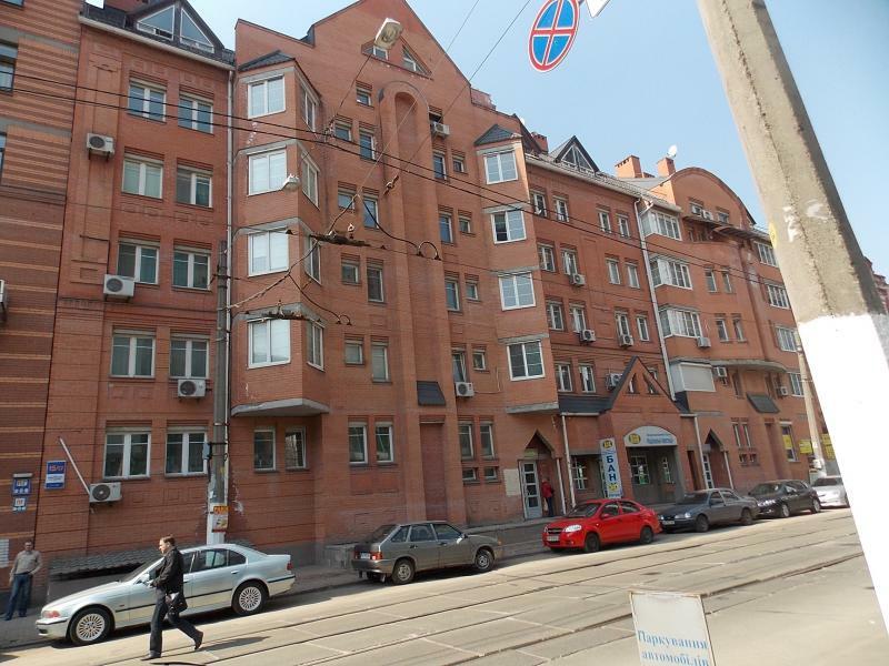 Киев, Дмитриевская ул., 15-17