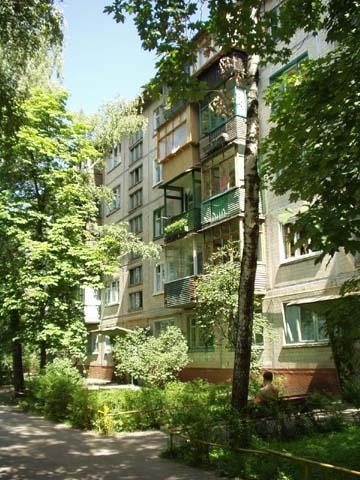 Київ, Дарницький бул., 15