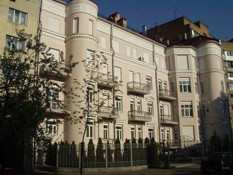 Київ, Григорія Царика вул., 3
