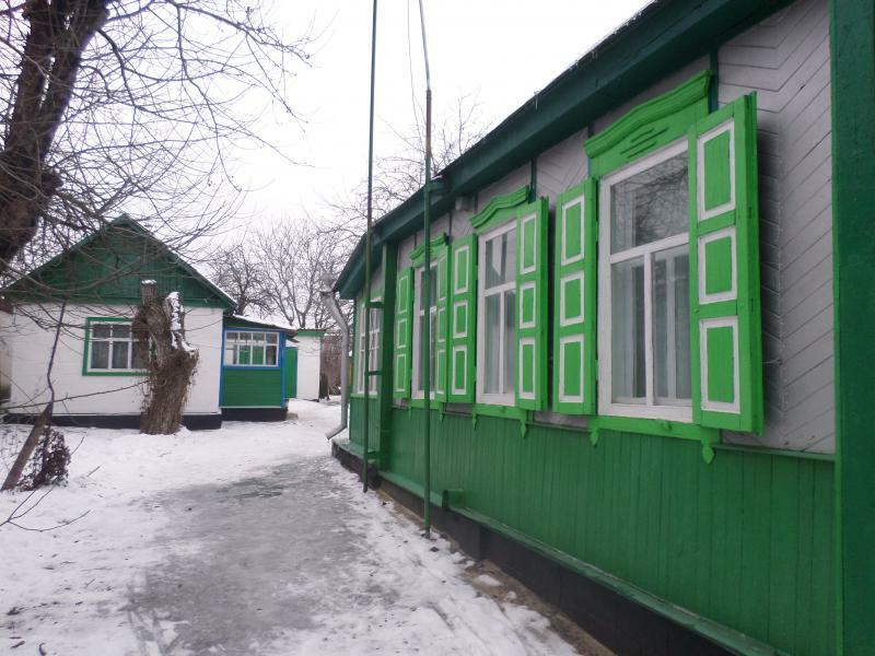 Луганская обл., Меловский район, пгт Меловое, Железнодорожная ул., 26