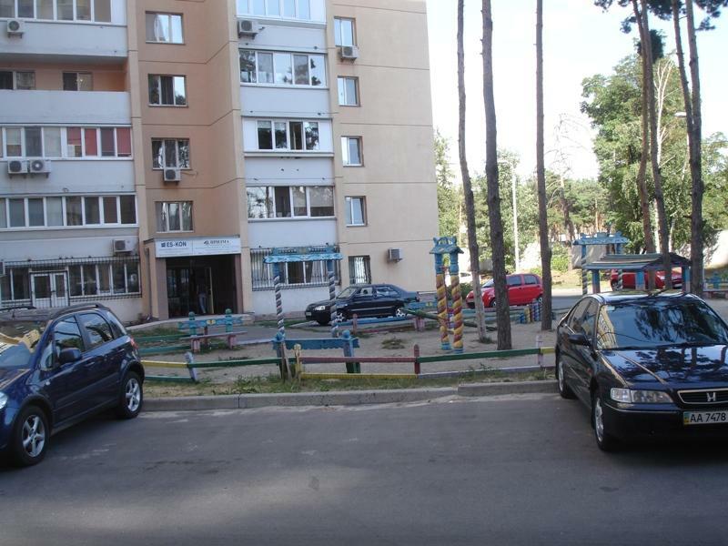 Київ, Дарницький бул., 10