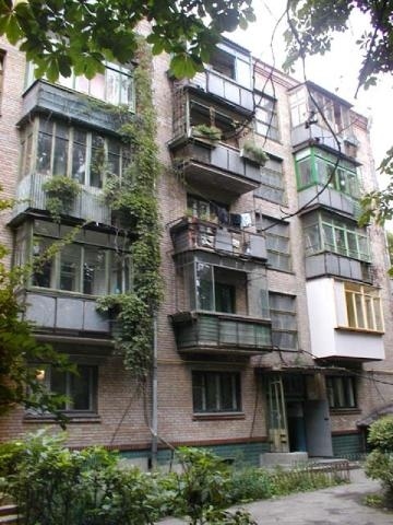 Київ, Депутатська вул., 27