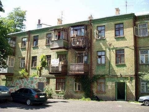 Київ, Дмитрівська вул., 29