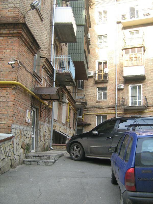 Киев, Дарвина ул., 1А