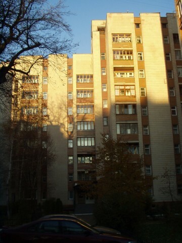 Київ, Генерала Родімцева вул., 1А