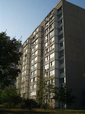 Киев, Героев Днепра ул., 1