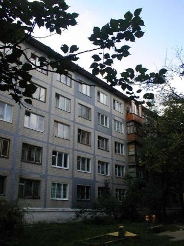 Киев, Героев Космоса ул., 1Б