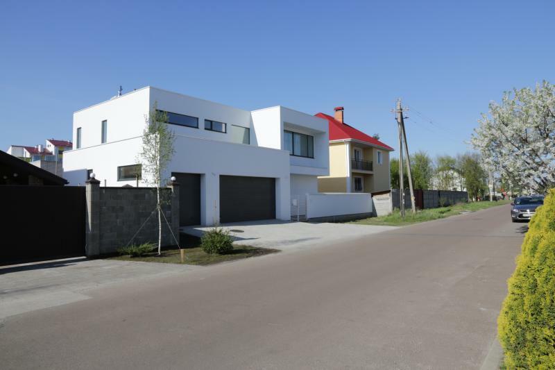 Киевская обл., Бориспольский район, с. Счастливое, Школьная ул., 2