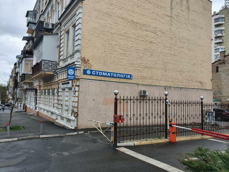 Київ, Гоголівська вул., 15
