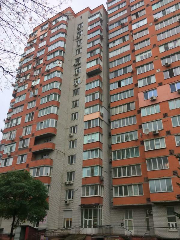 Продаж 2-кімнатної квартири 68 м², Волинська вул., 10