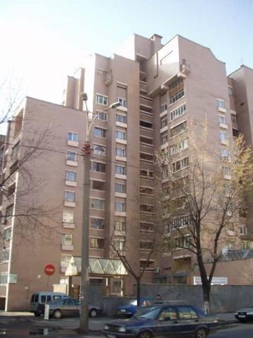 Киев, Владимира Антоновича ул., 104