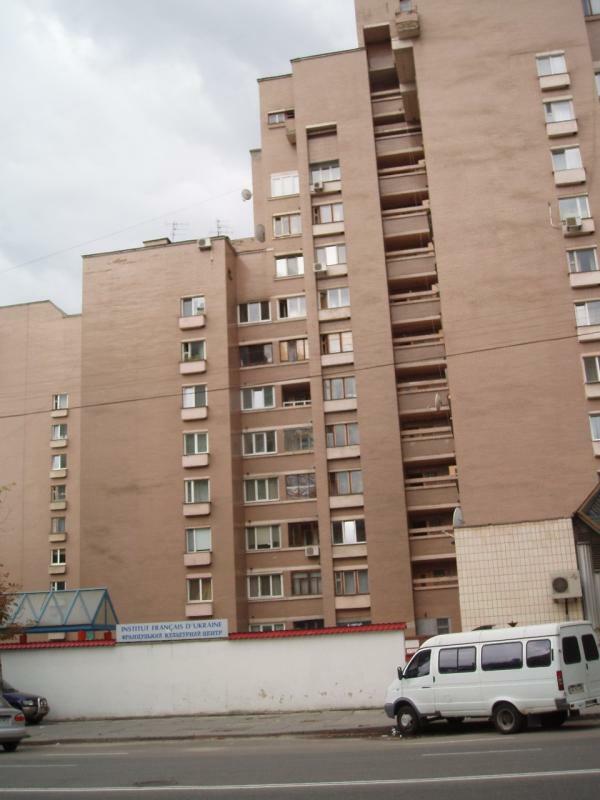 Киев, Владимира Антоновича ул., 104