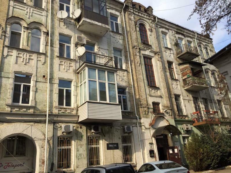 Киев, Олеся Гончара ул., 36Б