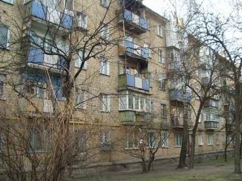 Киев, Ольжича ул., 19/28