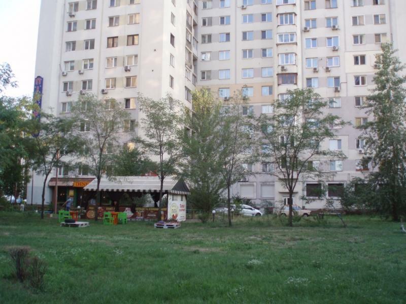 Киев, Маршала Тимошенко ул., 2/4