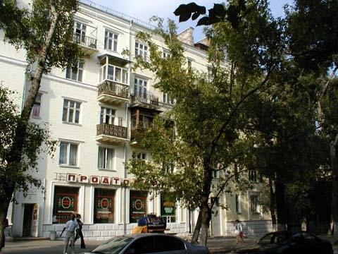 Київ, Гарматна вул., 33/1
