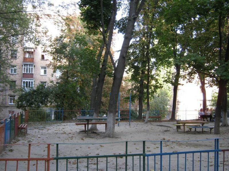 Київ, Гарматна вул., 29/31