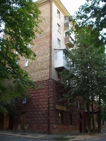 Київ, Гарматна вул., 29/31