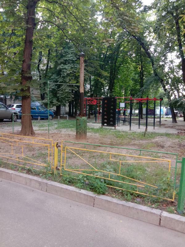 Киев, Вышгородская ул., 4