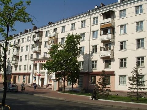 Киев, Вышгородская ул., 4