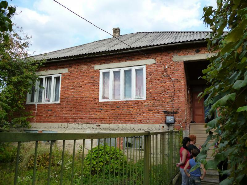 Закарпатская обл., г. Мукачево, Мира ул., 25