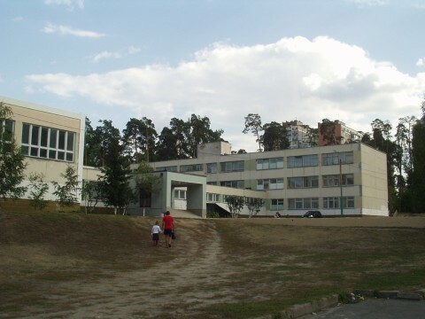 Київ, Чорнобильська вул., 10Б