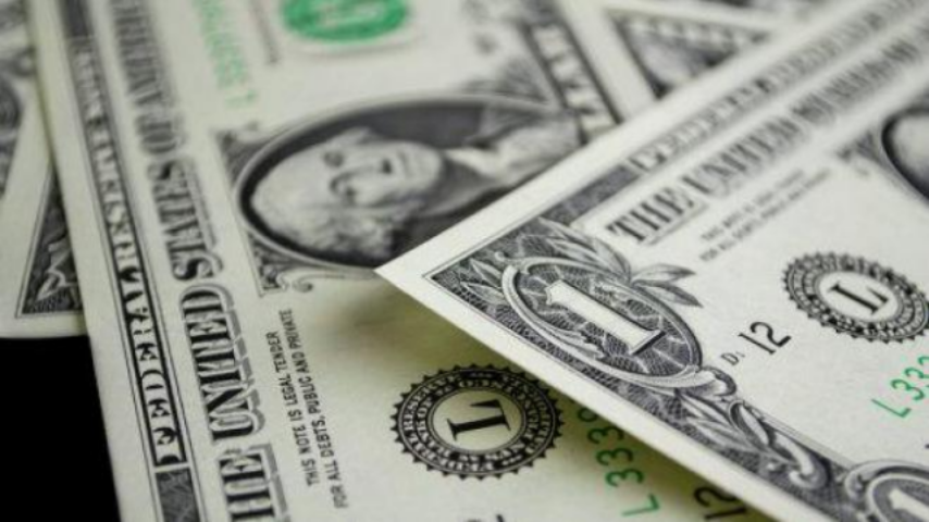 Банкиры: кто играет против доллара