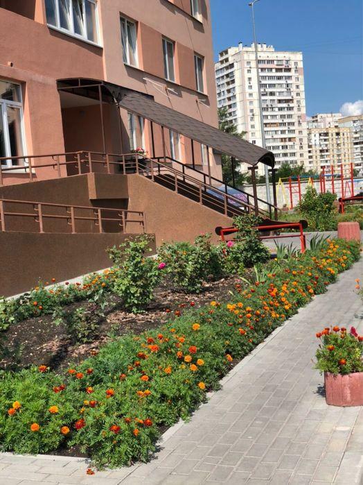 Київ, Зарічна вул., 15