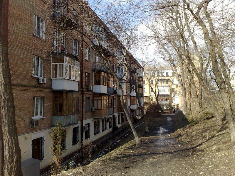 Киев, Трехсвятительская ул., 9