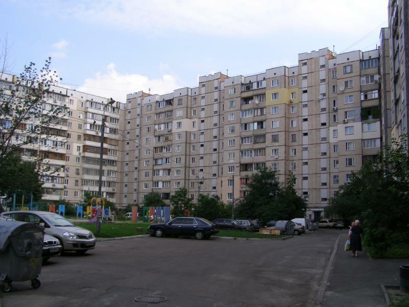 Київ, Тростянецька вул., 3