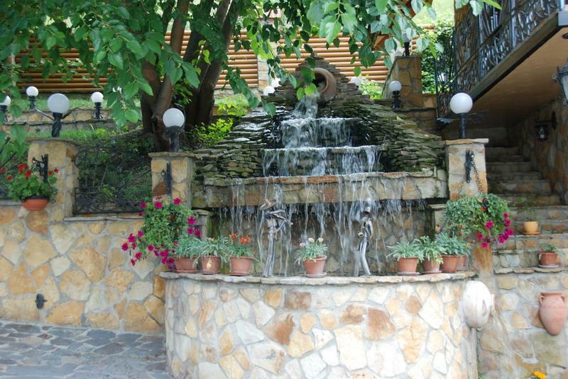 Київ, Лермонтова вул., 56