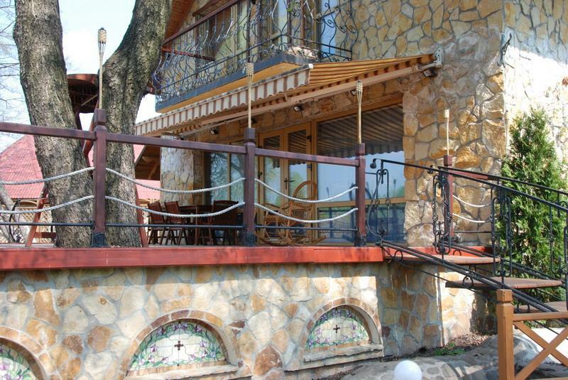 Київ, Лермонтова вул., 56