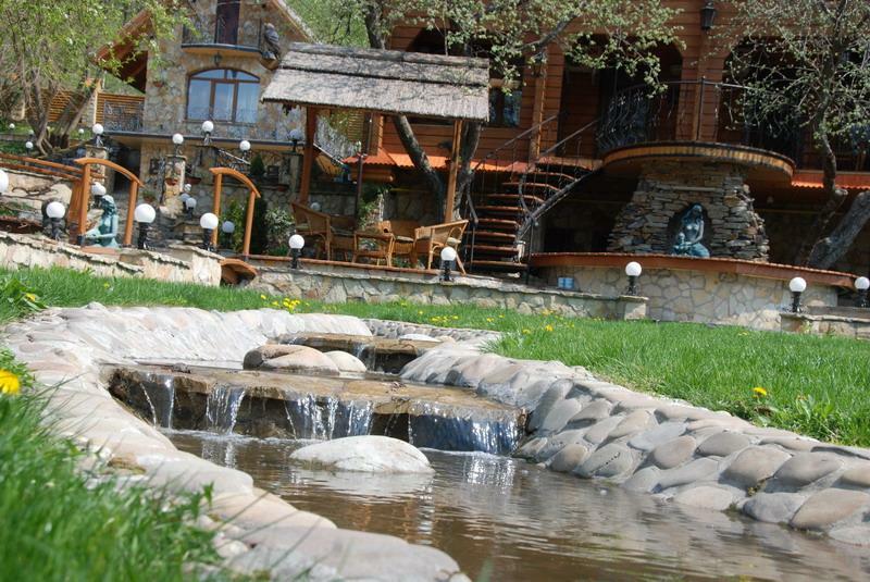 Київ, Лермонтова вул., 56