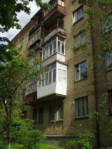 Киев, Ломоносова ул., 77