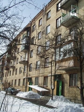 Киев, Ломоносова ул., 77