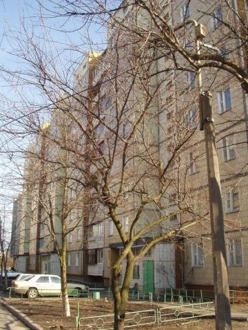 Київ, Квітневий пров., 3
