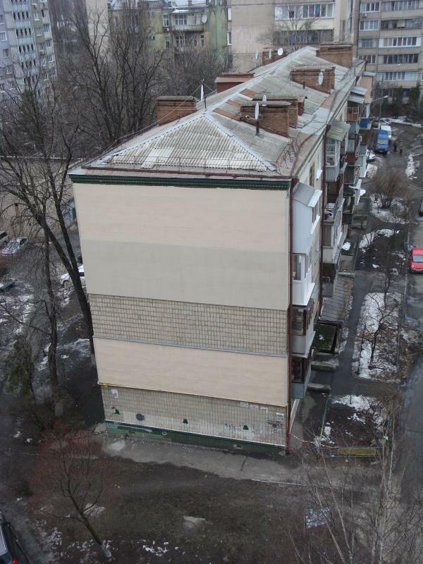 Київ, В'ячеслава Чорновола вул., 12