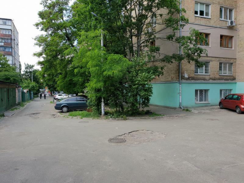 Киев, Гната Юры ул., 9А