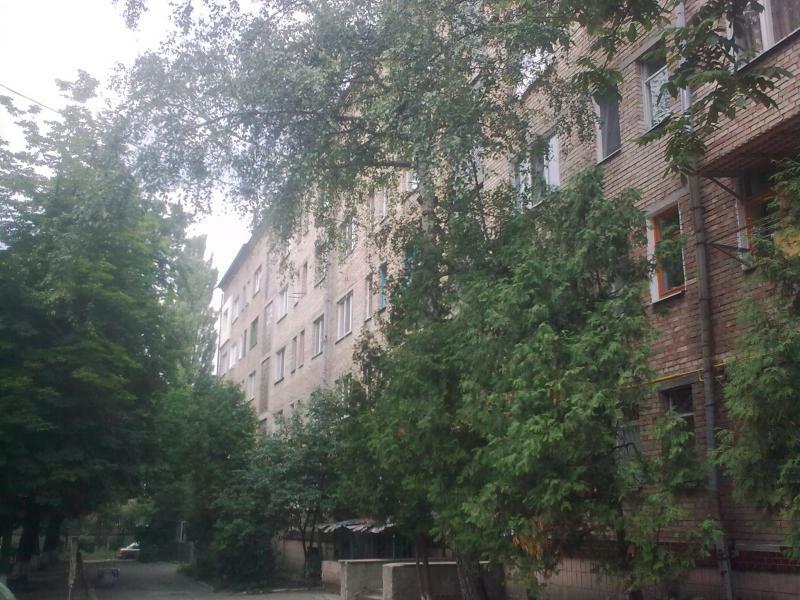 Київ, Депутатська вул., 25