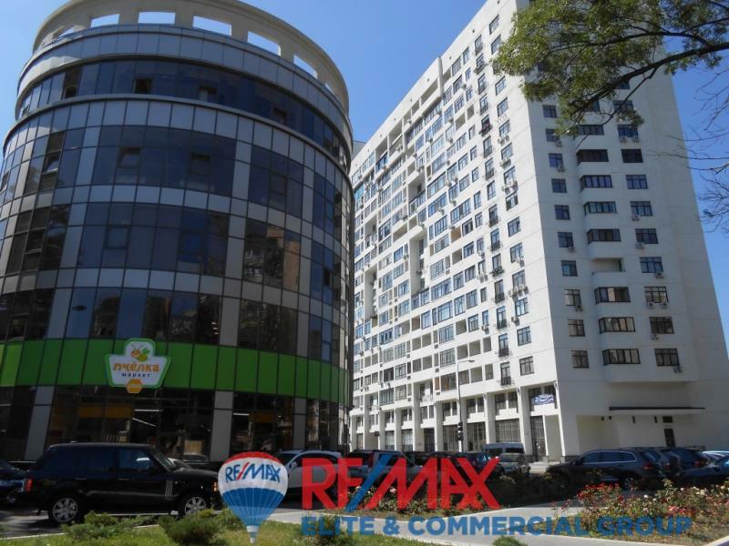 Київ, Євгена Коновальця вул., 44Б