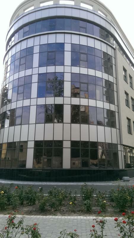 Київ, Євгена Коновальця вул., 44Б