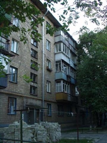 Киев, Семьи Сосниных ул., 10