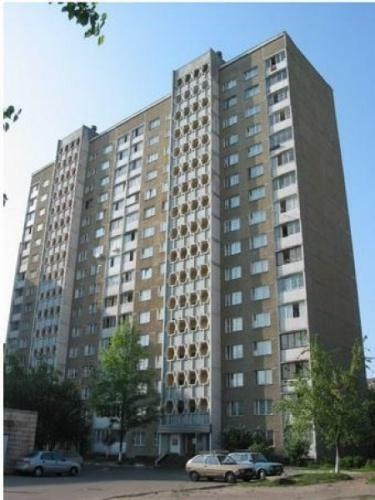 Київ, Симиренка вул., 19
