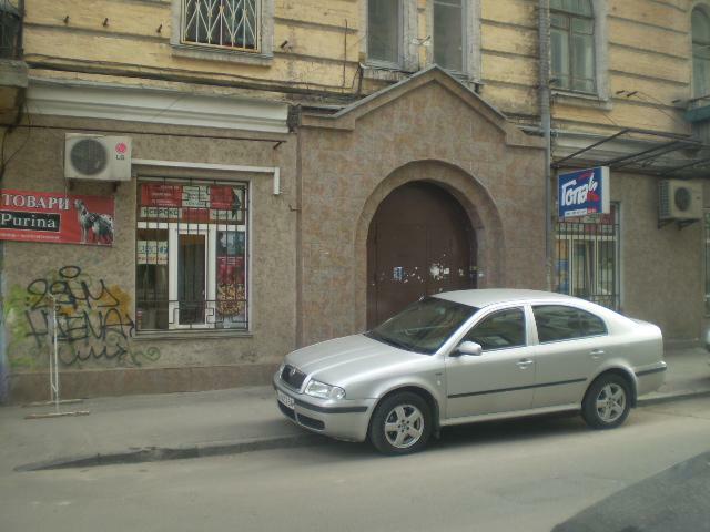 Киев, Рейтарская ул., 13Б