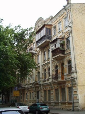 Київ, Рейтарська вул., 16