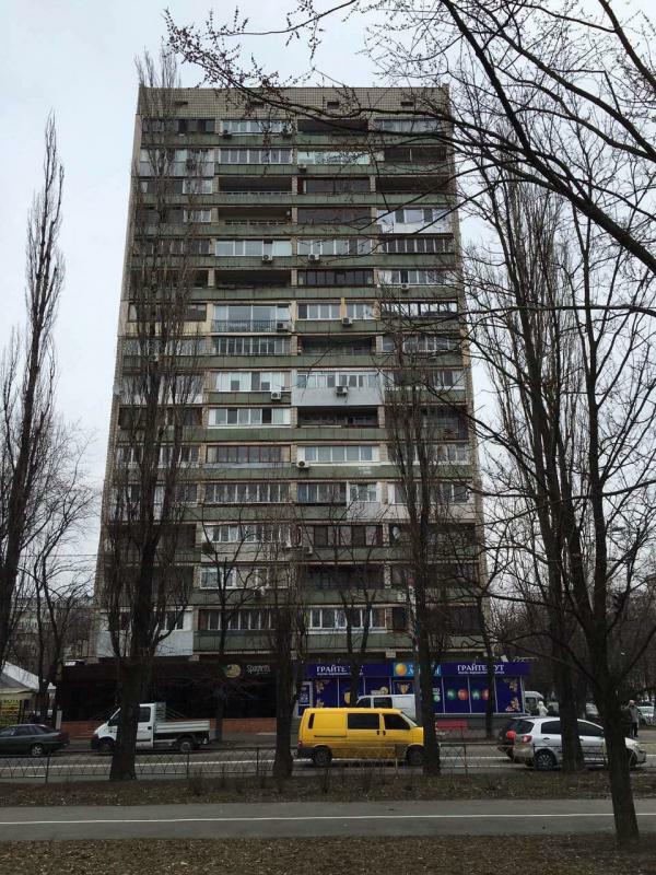 Киев, Русановский бул., 1