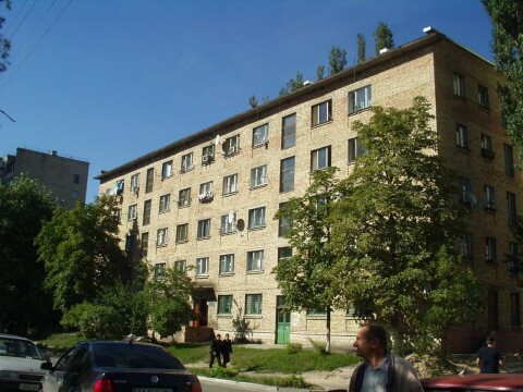 Київ, Юрія Литвинського вул., 45