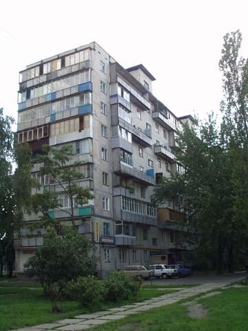 Київ, Космонавта Волкова вул., 16